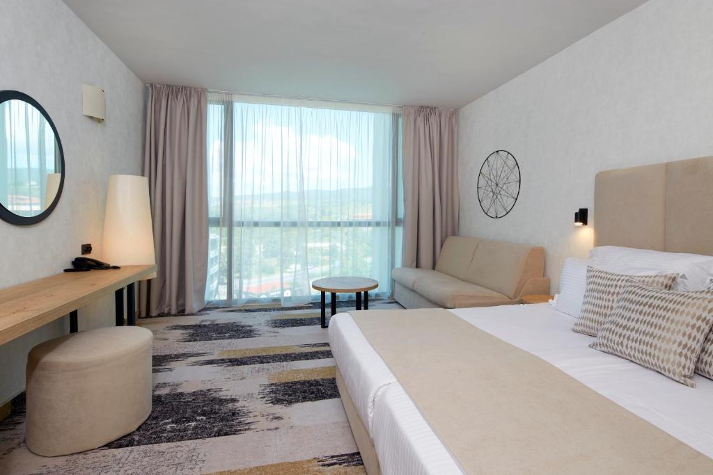 Hotel MARVEL - FULLY RENOVATED FREE Beach Access — Hotel rooms in Sunny Beach, Burgas Region