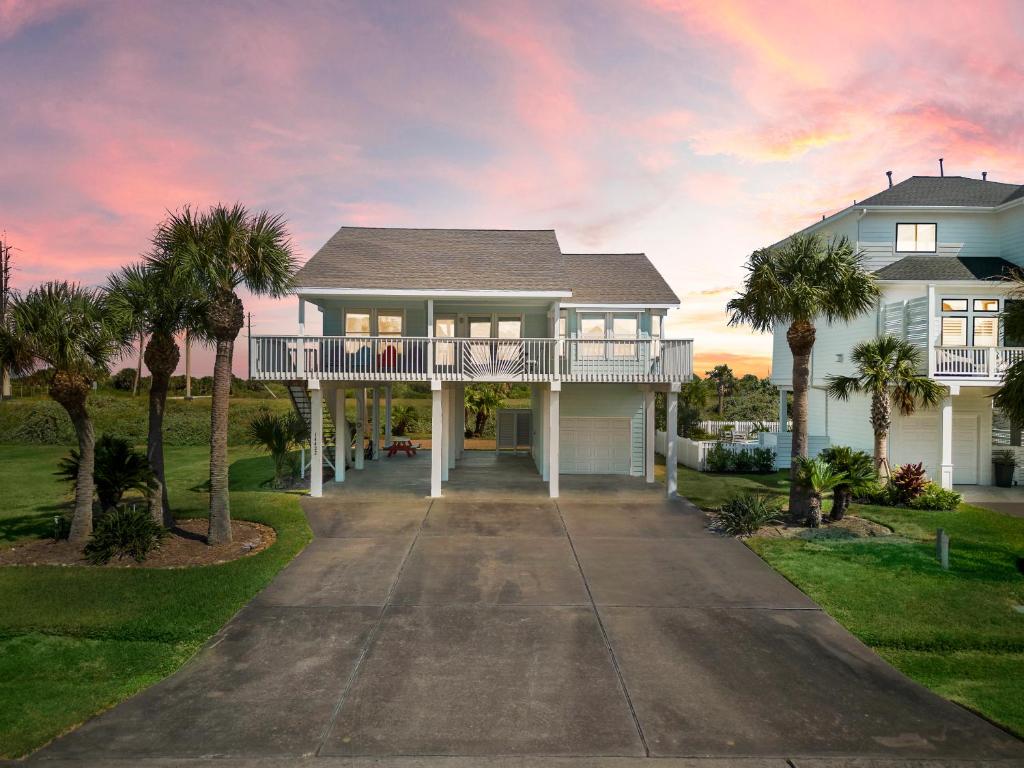 Just Right - Beach House in Pirates Beach West, Galveston