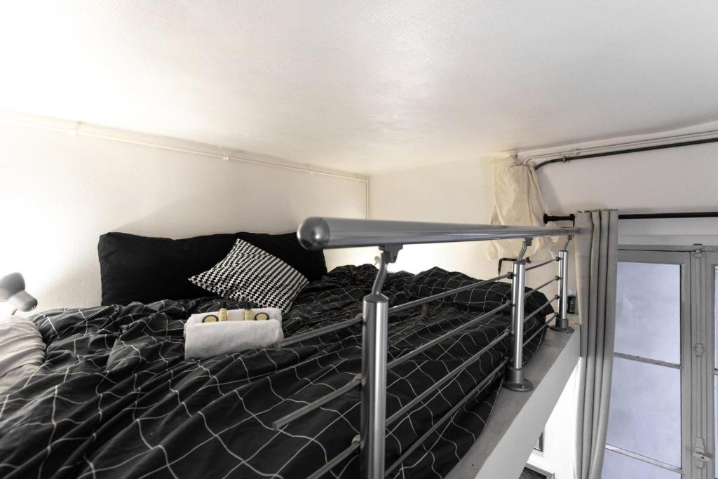 GuestReady - Cosy studio mezzanine in Paris - 3
