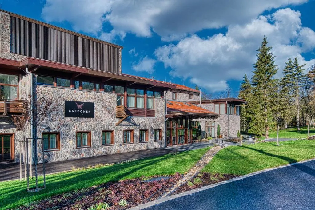 Cardoner Hotel és Konferenciaközpont、ドボゴコのホテル