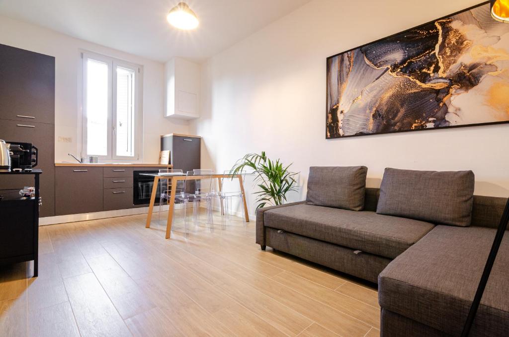 Bianca Home, Boloňa