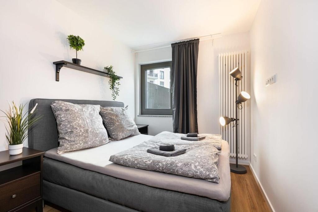 Urban Apartment with 2 Bedrooms - 3