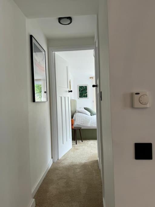 Central Apartment near Penzance Beach photo 4
