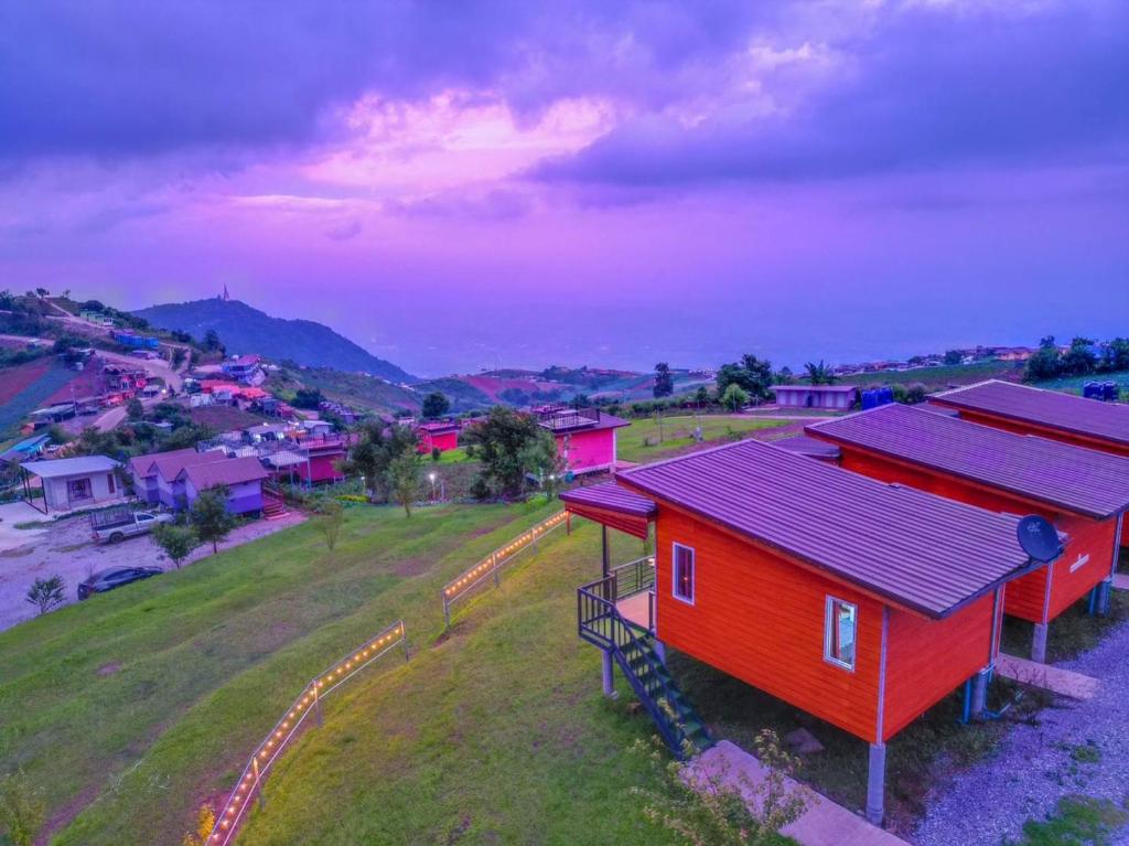 Rai Saeng Tawan at Phu Thap Buek, Ban Maeo Thap Boek