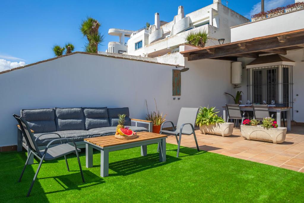 Beach at 30m, great terrace, home office & fibre, Tarifa