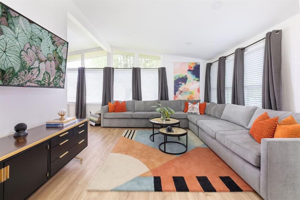 Minutes to Opry, Airport & Broadway, Nashville