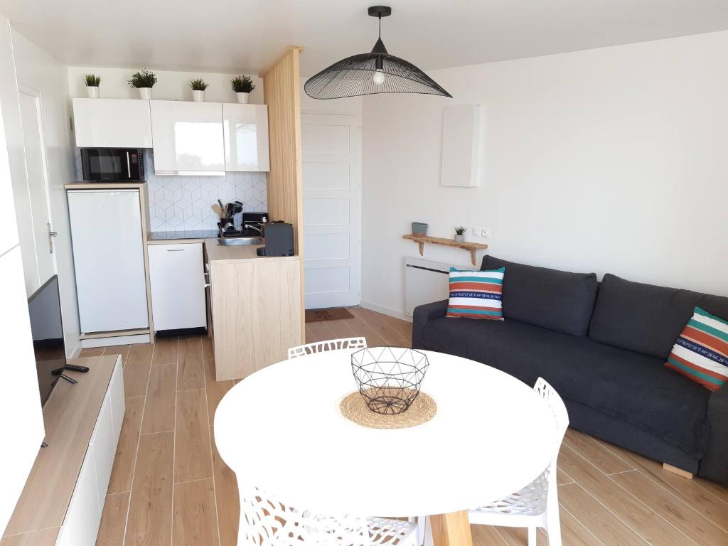 Appt 3 pièces climatisé avec terrasse - draps et serviettes non fournis - 4