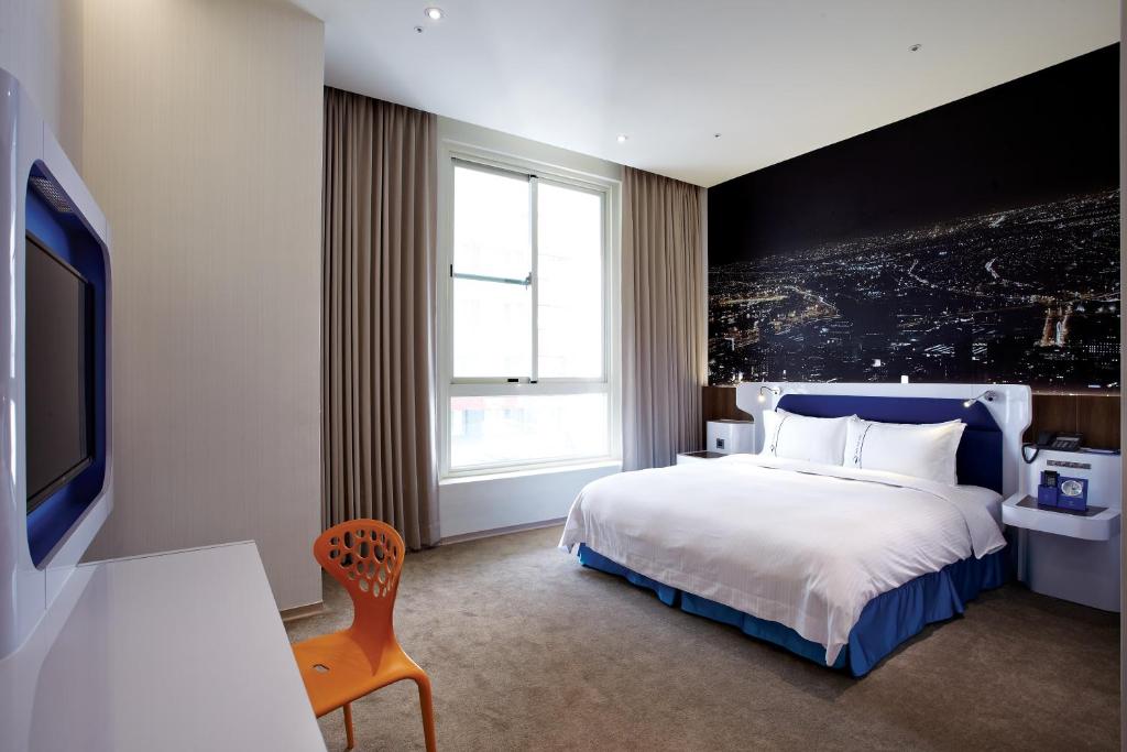 Airline Inn Taichung Green Park Way