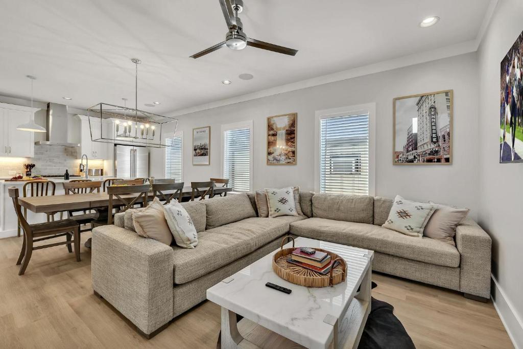 Double Treble - 2 Townhomes - Private Rooftops, Nashville