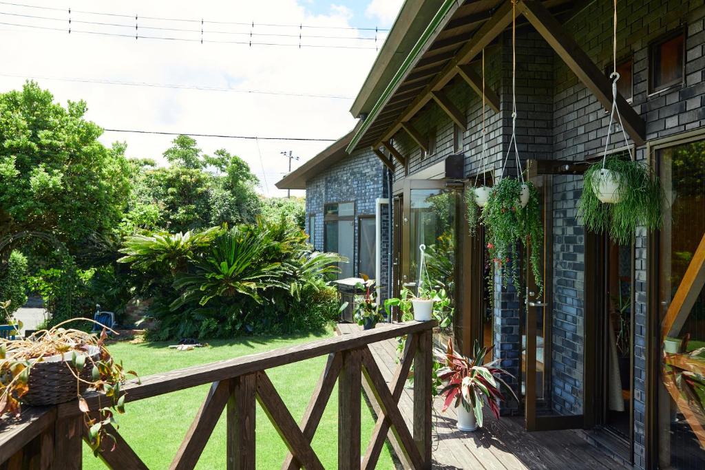 Malama Monstera 一棟貸し別荘 (Malama Monstera: 6 Guests, BBQ, Pet-Friendly, Beach, Golf, Lawn Garden, Houseplants, Relaxation)