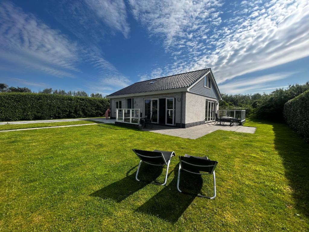 Zandloper Orchis 27, Julianadorp