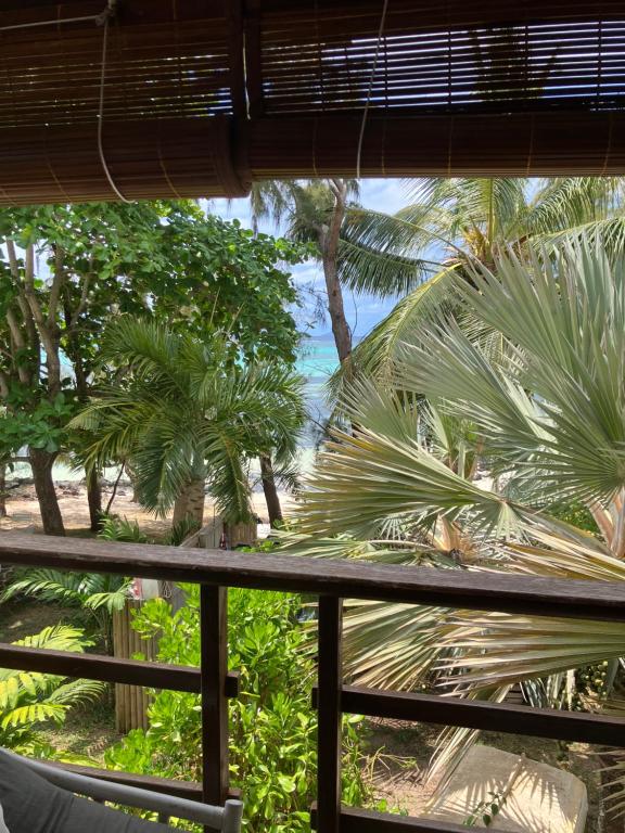 Appartement pieds dans l'eau, Roches Noires