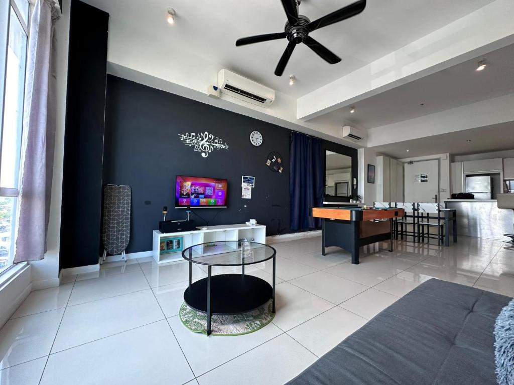 reSTARY - Music, Sutera Avenue Infinity Pool - Imago Opposite - KK City- 2BR,8Pax 来沙旅 歌唱主题公寓 - 无边际日落海景泳池 - Imago商场对面 - KK市中心 - 2房8人, Kota Kinabalu