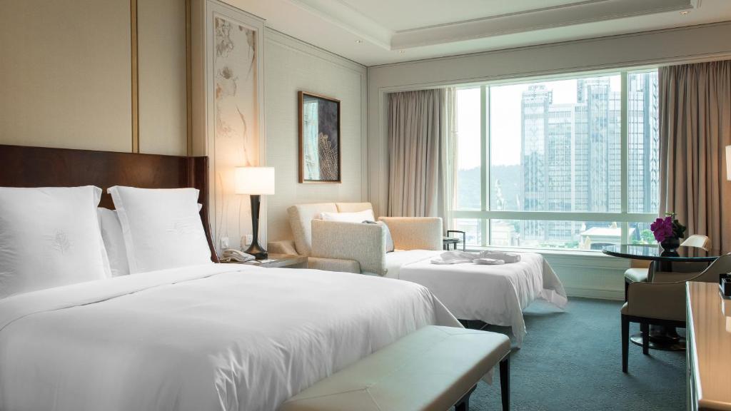 Macau Four Seasons Hotel Macao room