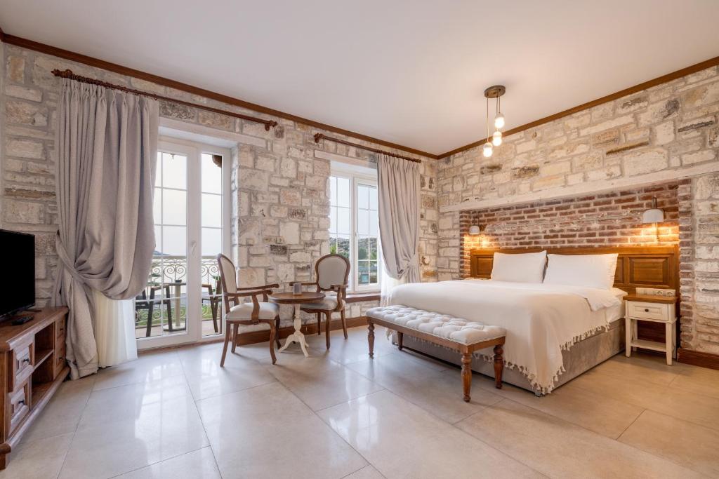 Navalia Hotel — Pokoje in Foca, Izmir