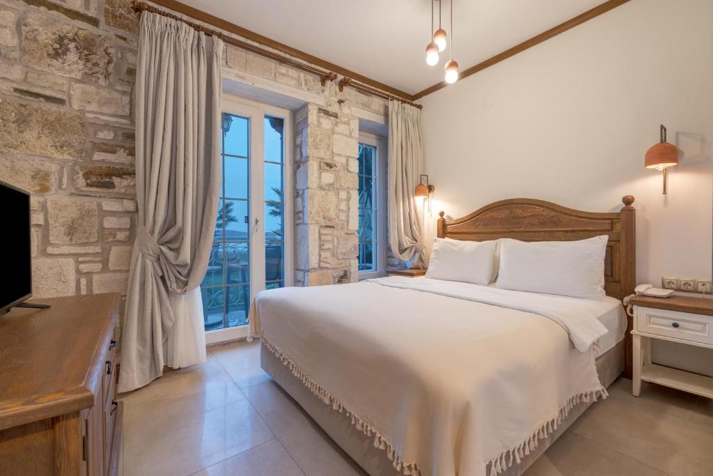 Navalia Hotel — Pokoje in Foca, Izmir