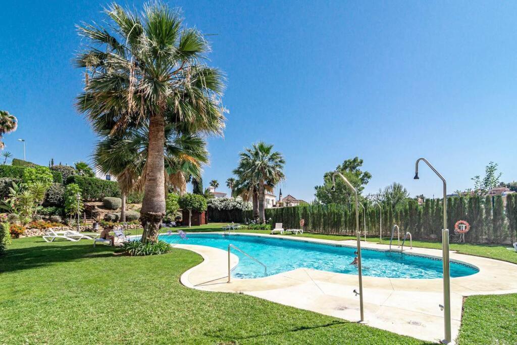 Great location 2 pools at Aloha Royal RDR385, Marbella