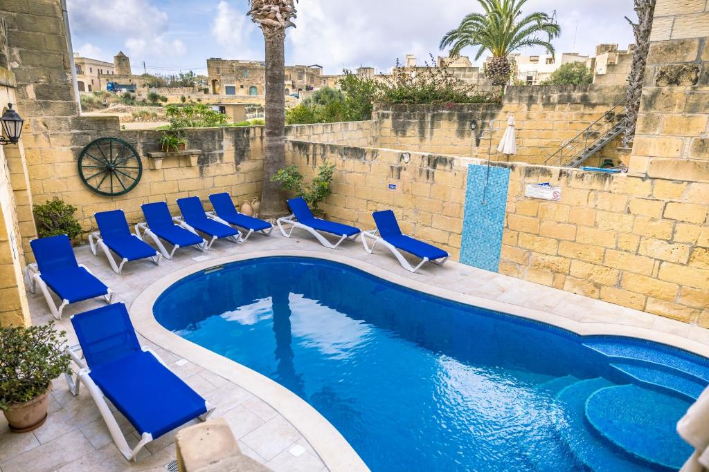 Caqsi Farmhouses, Kerċem