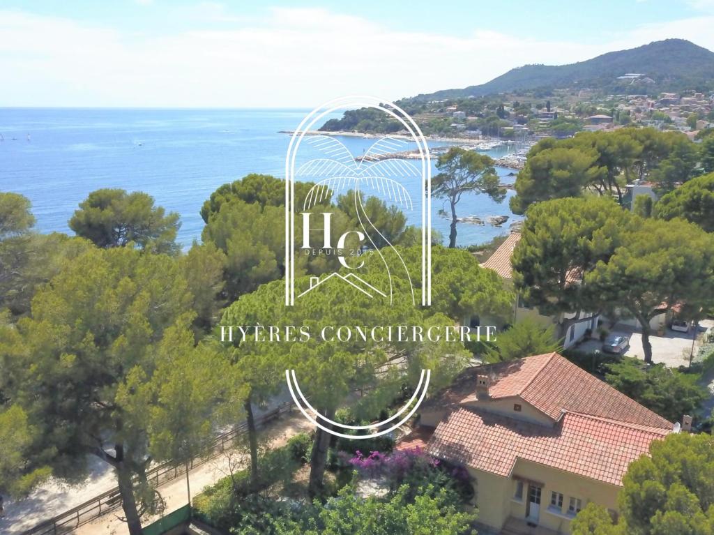 Les Grillons Pieds dans l'eau Beau Rivage By HC - 4