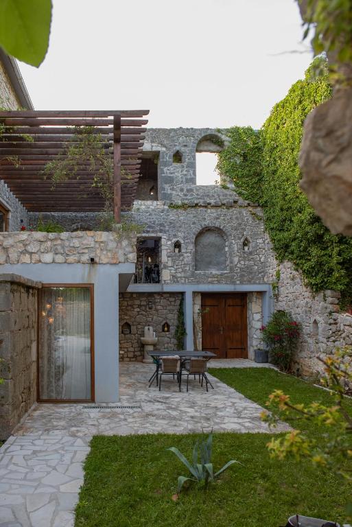 Villa Bilja Historic Stone Castle - 5