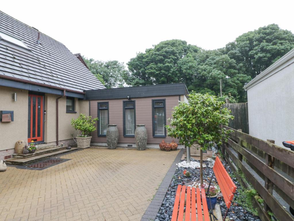 Scotia At The Pow, Annan