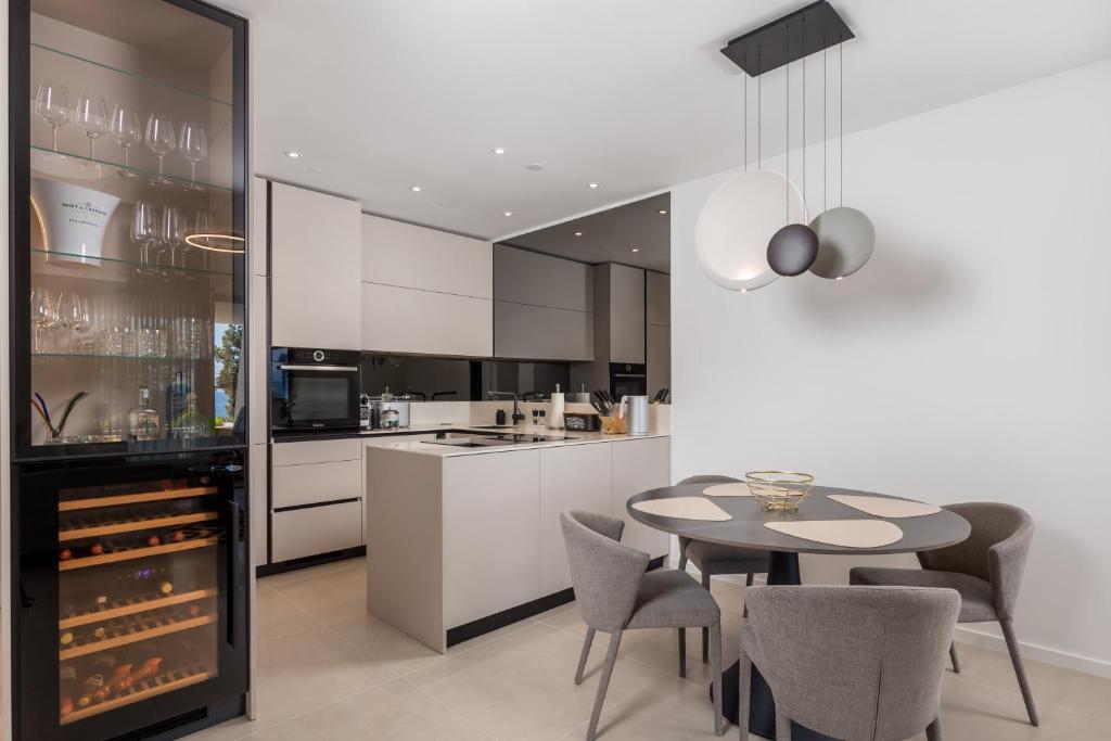 Dream by the sea, Opatija