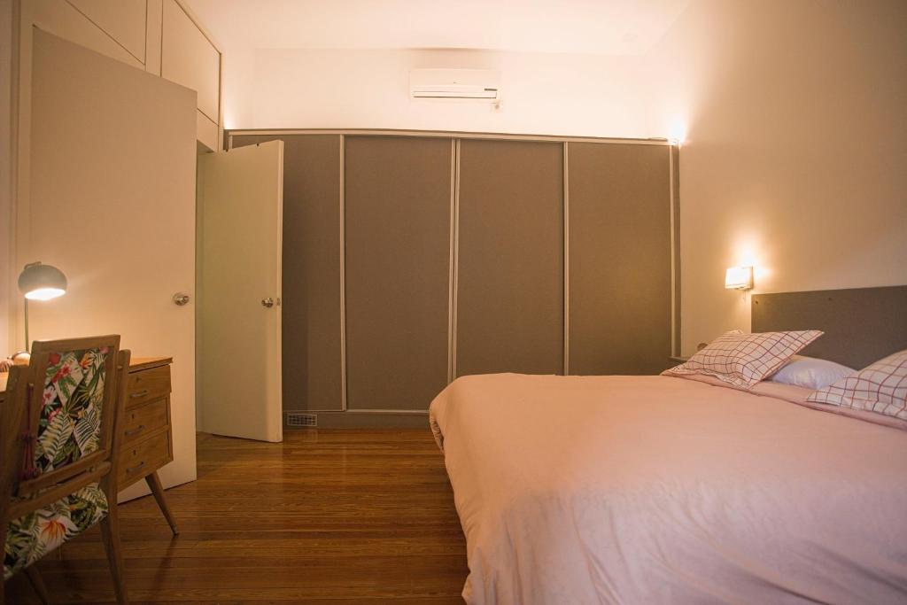 Green filled home with rooftop BBQ - 5