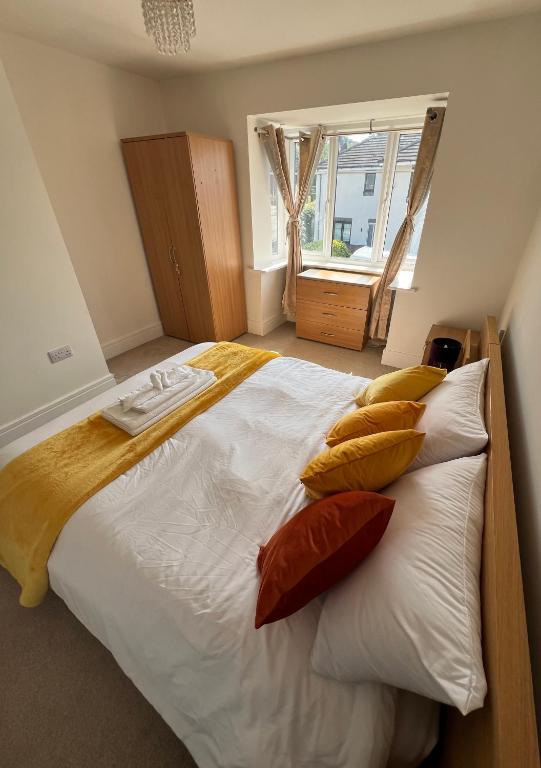 Spacious King Size Room Detached House Free Wifi Free Parking, Hillsborough