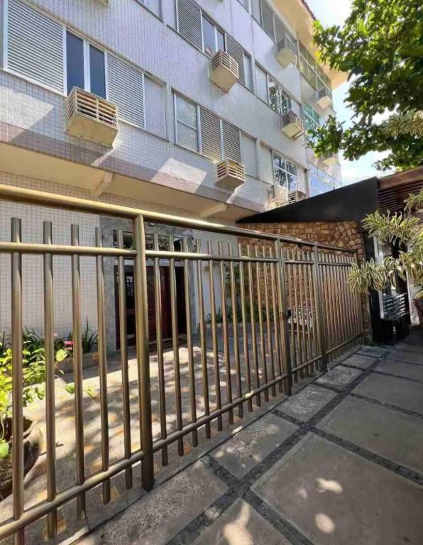 Flat com vista para a praia do Pepê, Rio de Janeiro