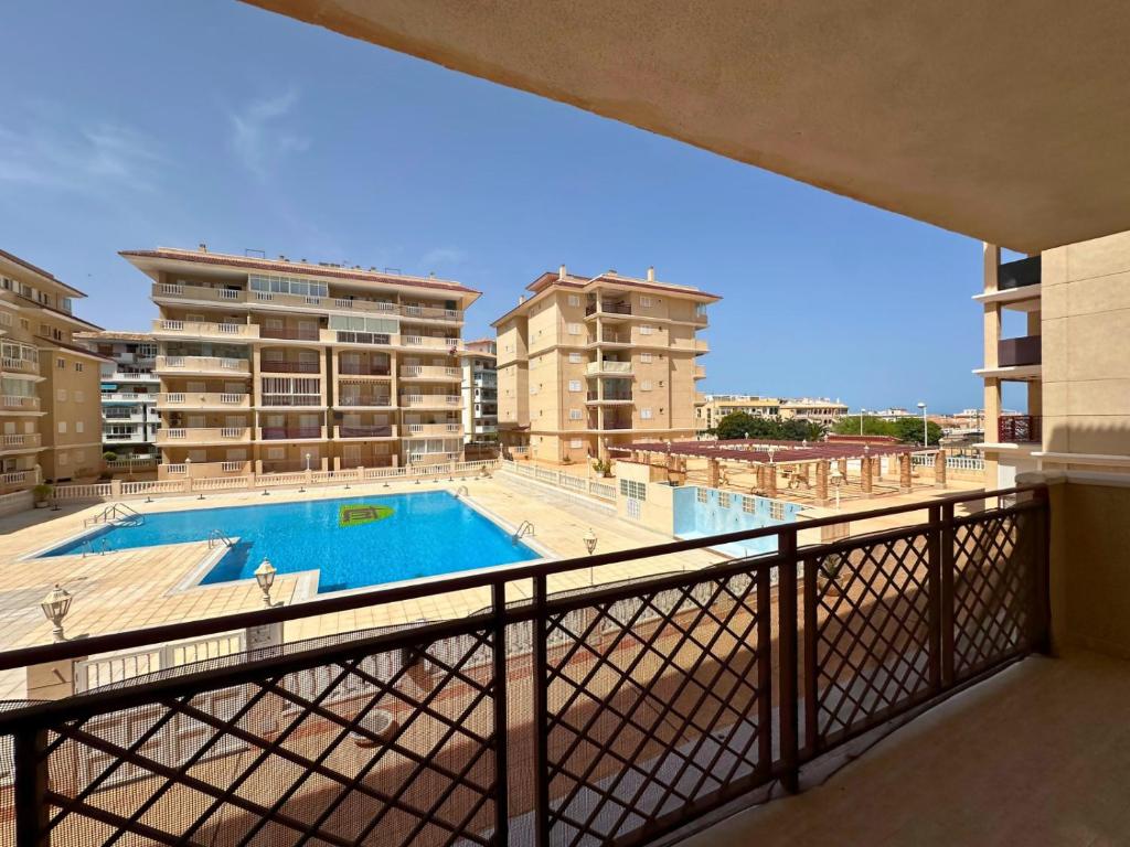 Ciprés 4: Apartamento en urbanización con piscina - 2