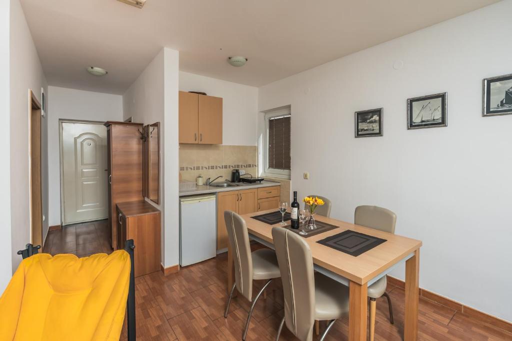 Apartments Franićević - 4