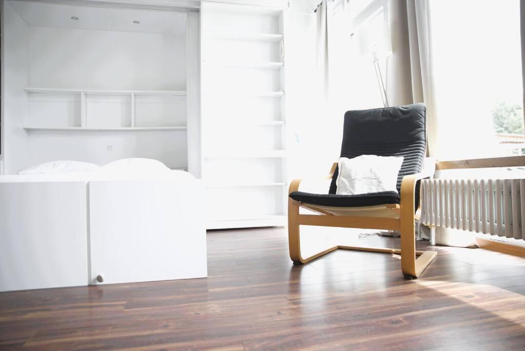 Sunny & Cozy Studio with shared swimming pool, Lucemburk