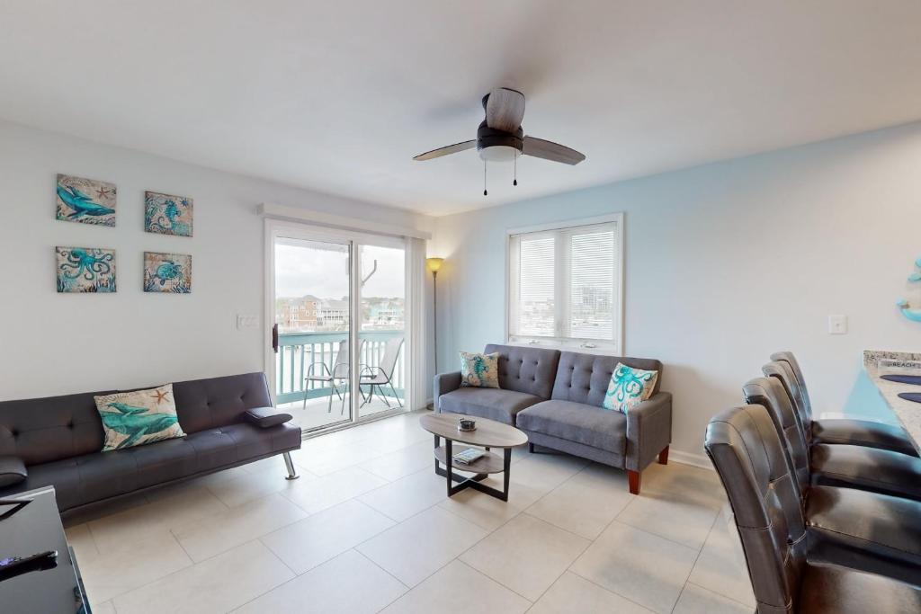 Charm of the Canal, Carolina Beach