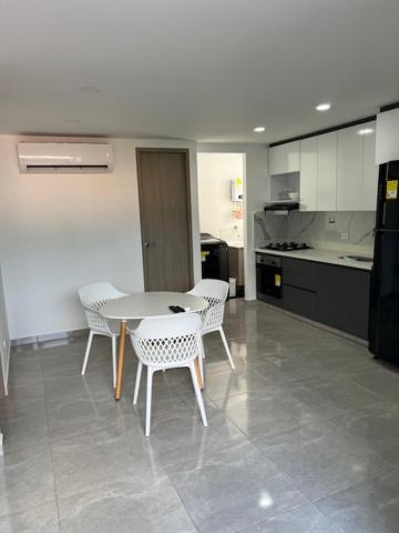 Apartamento moderno y cómodo cerca a Viva Envigado - 5