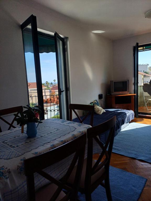Sea breeze Budva - 3