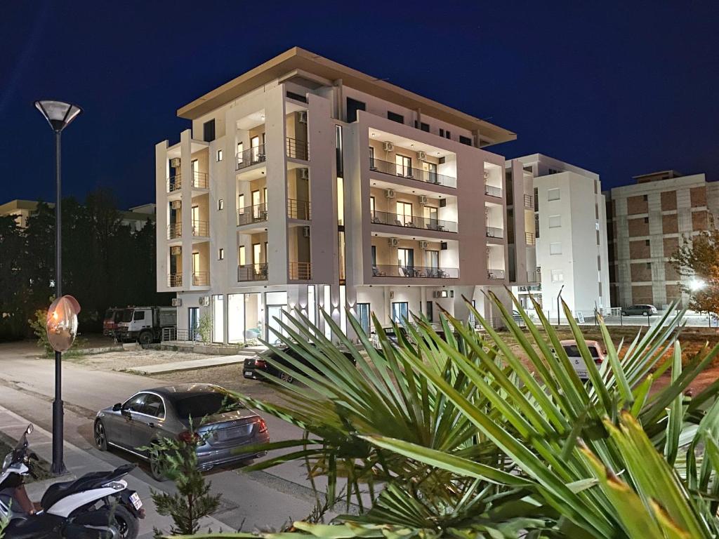 SUPREME Luxury HOTEL - 1