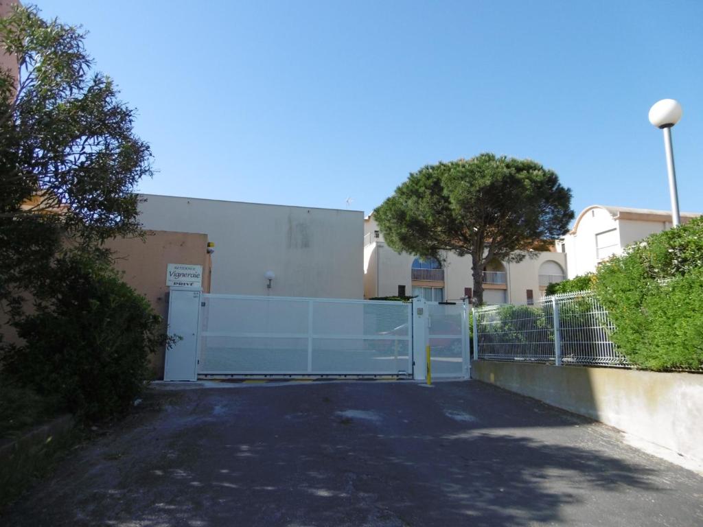 **Gruissan : T2 cosy avec piscine, parking privé, proche plage et commerces** - FR-1-796-8 - 2