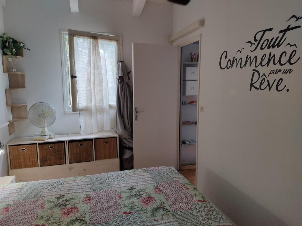 Charmant T3 climatisé avec terrasse, proche plage & parking privé - 4/6 pers, Gruissan - FR-1-796-7 - 2