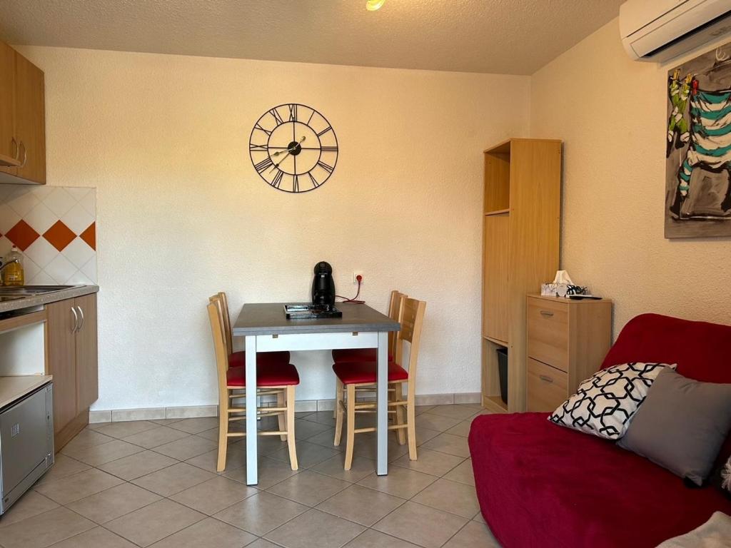 Joli T2 Climatisé avec Cour Privée et Parking, à 500m Plage et Port - Saint Cyprien - FR-1-793-2 - 5