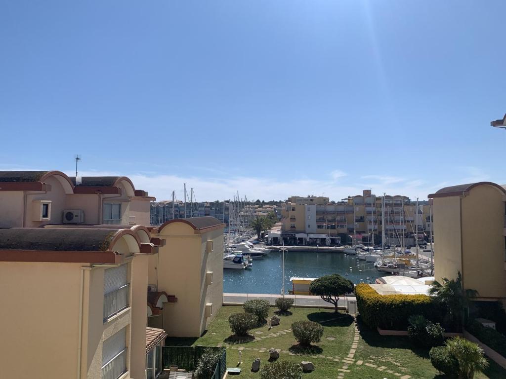 T2 Confort Centre Port 4 Pers - Clim - Parking - Ascenseur - FR-1-796-25 - 2
