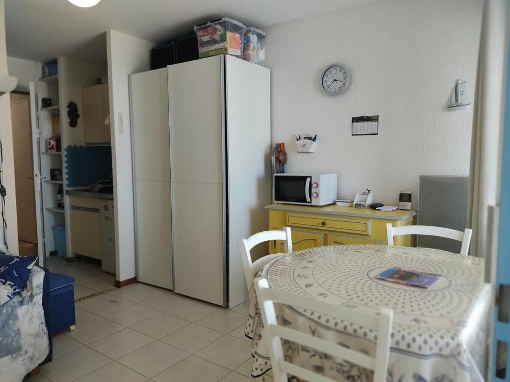 Gruissan Studio Vue Mer 2/3 Pers à 50m Plage Grazel, Parking Sécurisé - FR-1-796-47 - 2