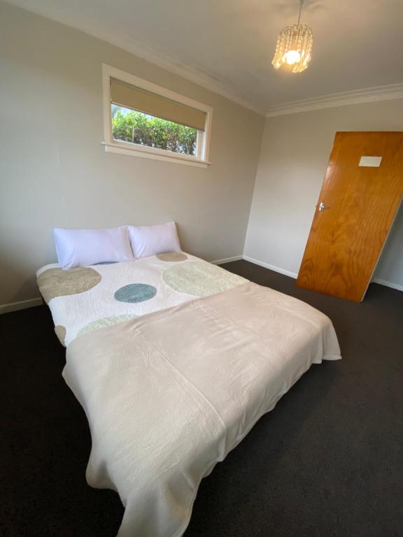 CBD Budget room, Auckland