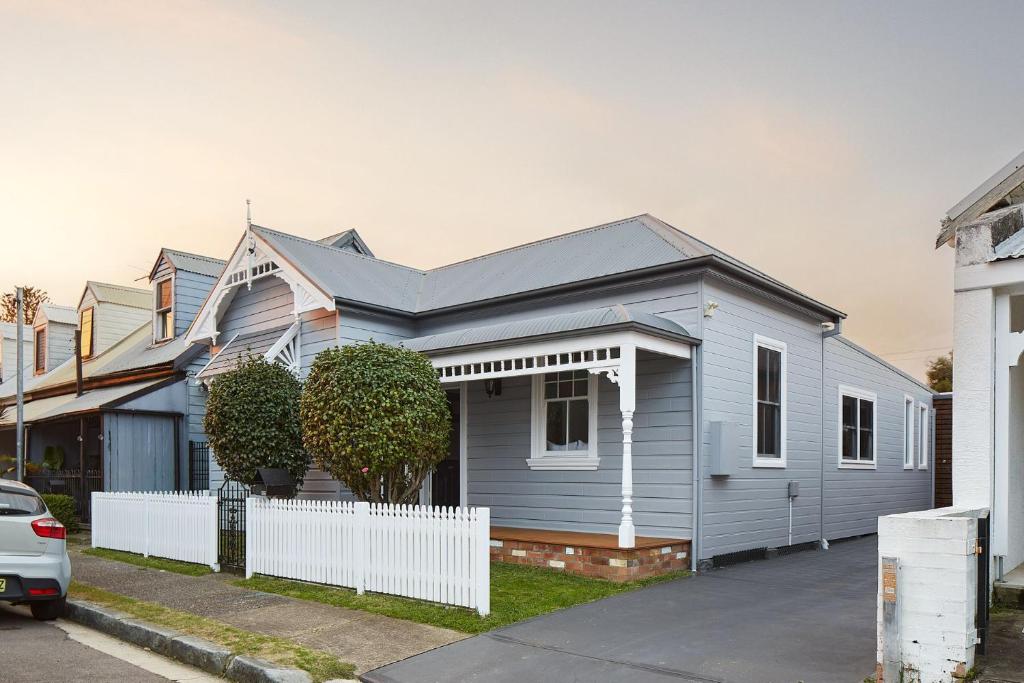 Austin Cottage - Pet friendly!, Merewether