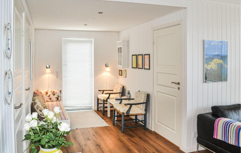 Three-Bedroom Holiday Home 