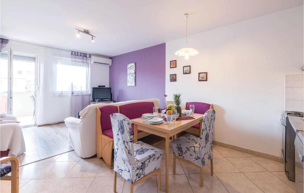 Cozy Apartment In Liznjan With Wifi, Ližnjan