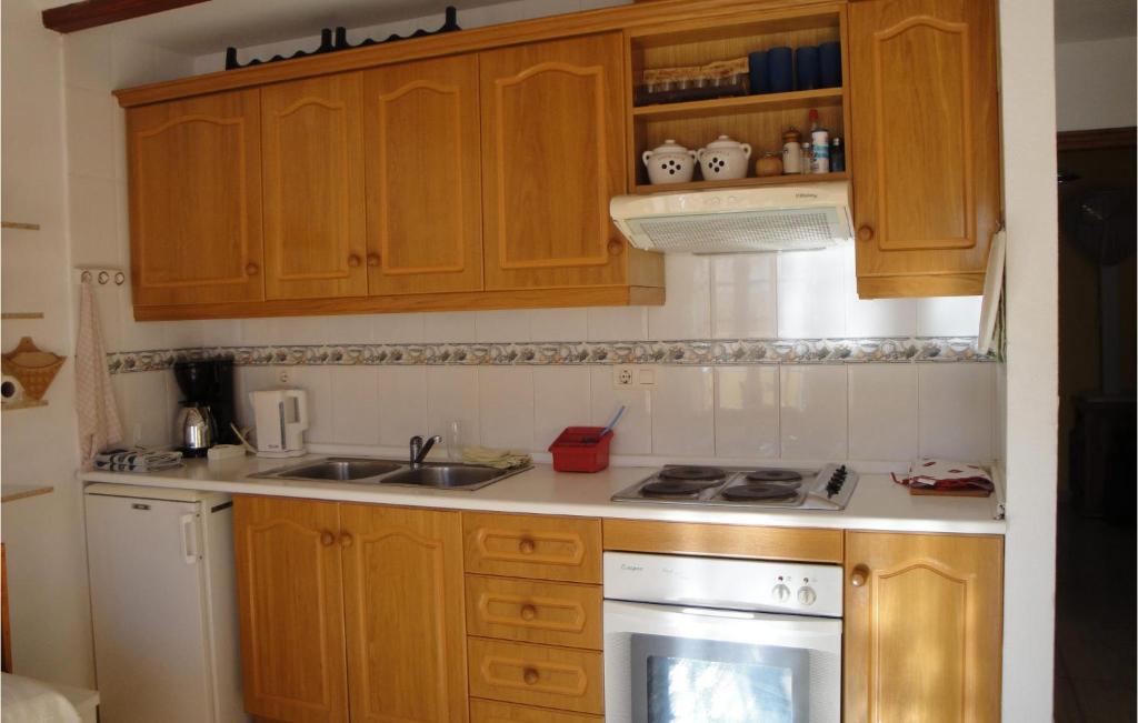 Stunning Apartment In Orihuela Costa - 5