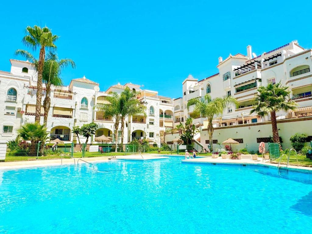 Wonderful Apt Pool & Beach - 5