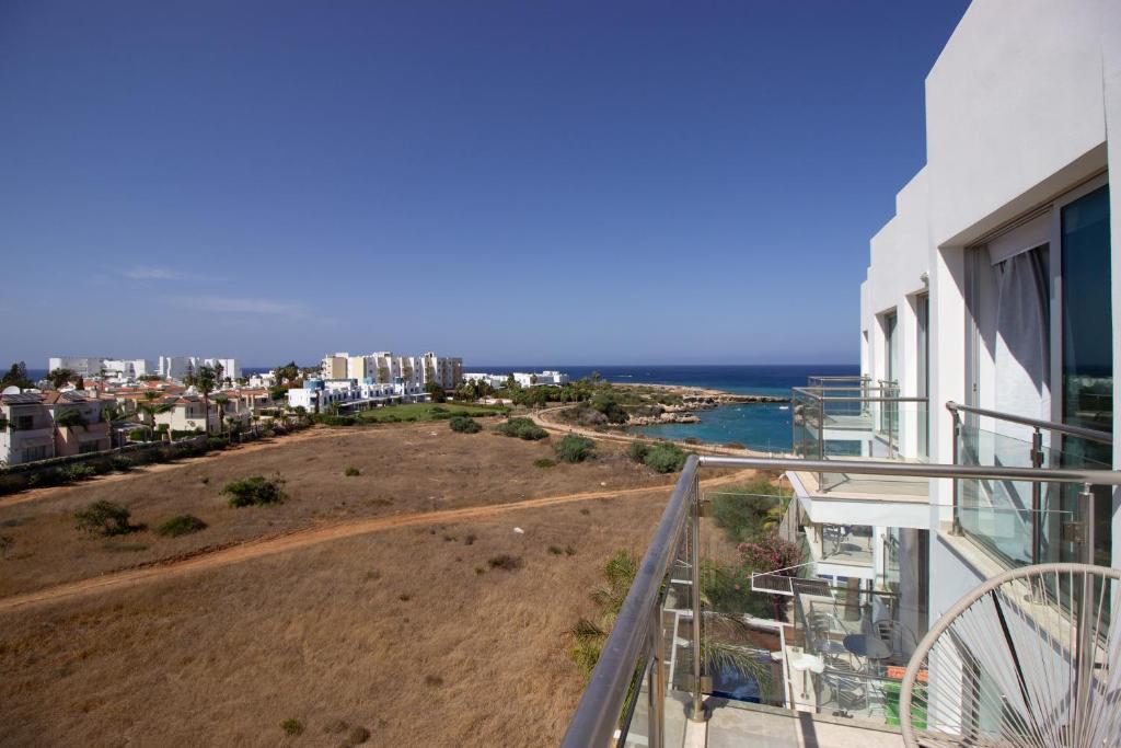 Seafront Stylish Apt, Protaras, Protaras