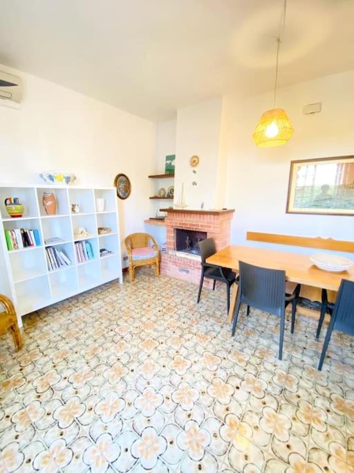 Il Foscolo, Torre dell'Orso