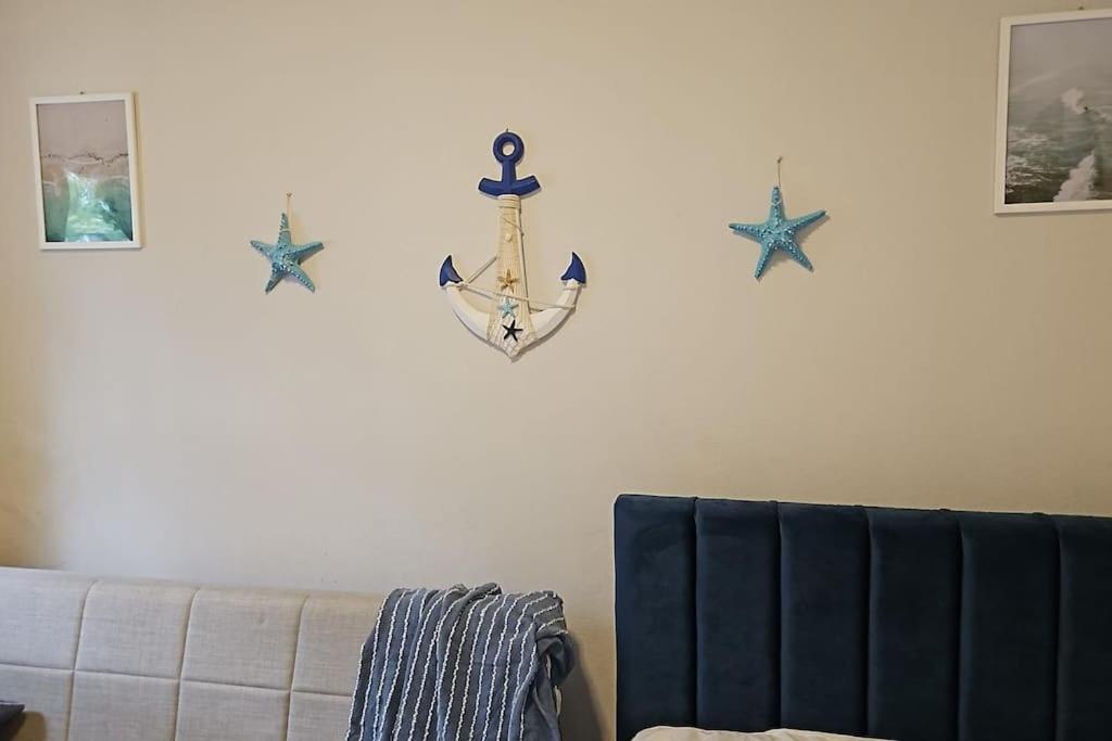 Ground floor Studio in Golem Next to Hotel Flower self check in 100m to beach, Golem